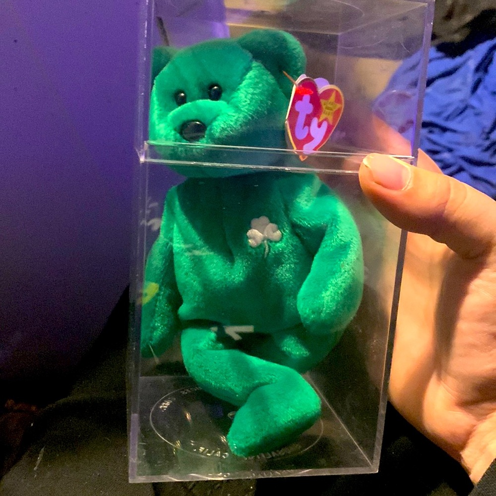 Ty Beanie Babie “Erin The Bear” in case